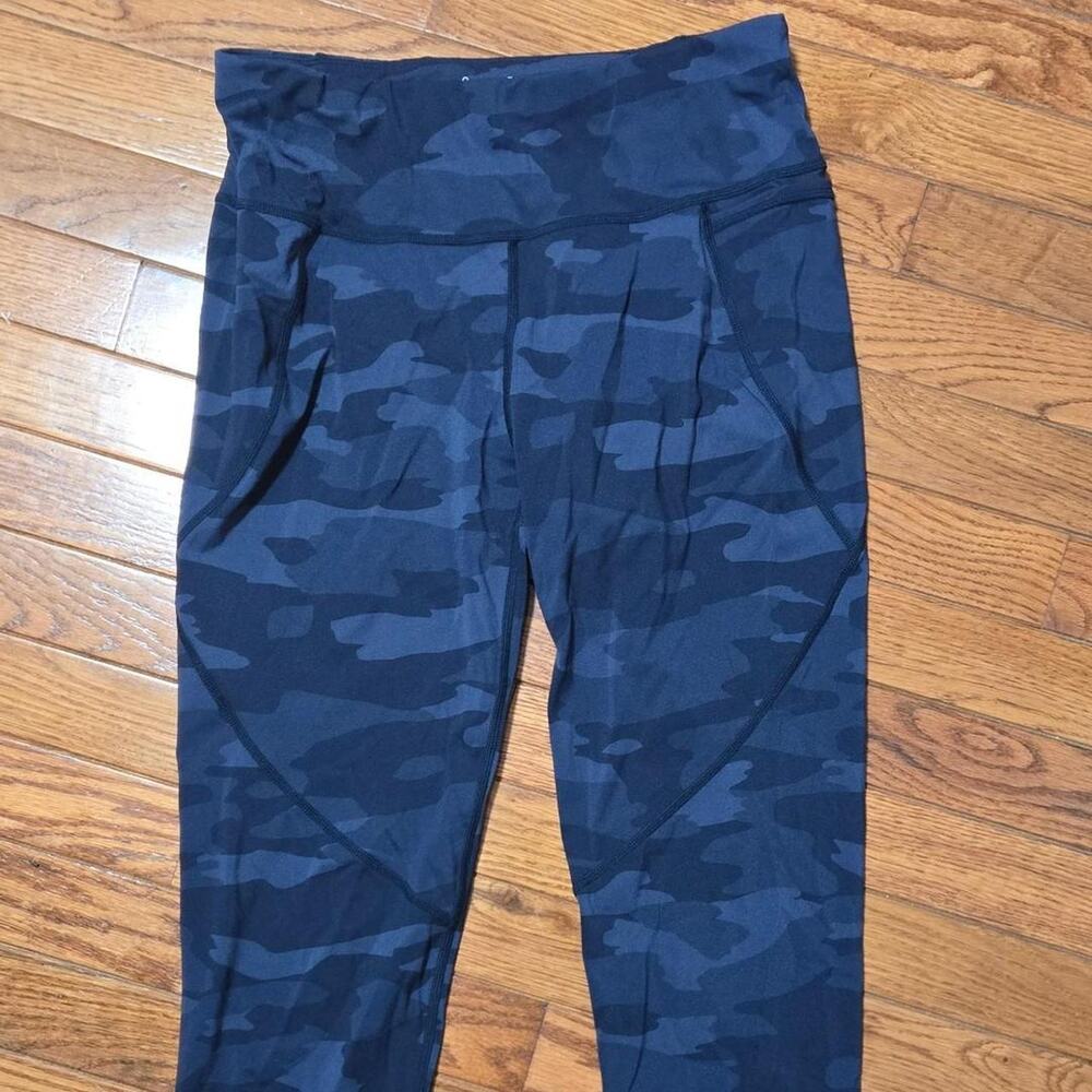 sweaty betty power 7/8 blue camo leggings US sz 8